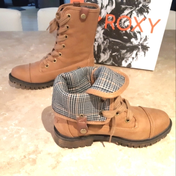 Roxy Shoes - New Foldover Roxy Camel Plaid Ankle Boots